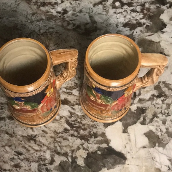 Set of 2 vintage identical hand painted beer steins German style - Picture 2 of 12